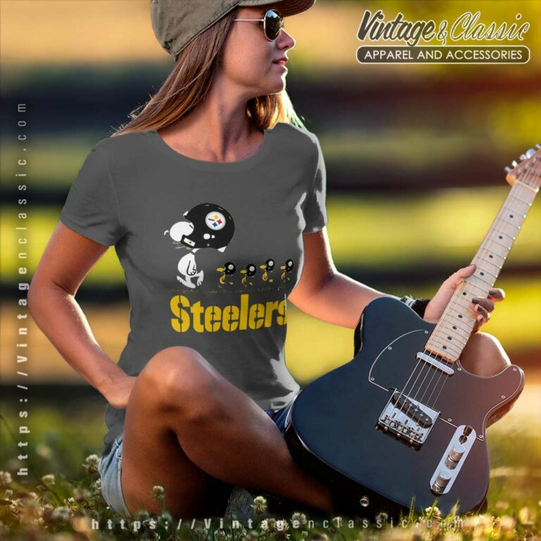 Cute Snoopy And Woodstock Pittsburgh Steelers Women TShirt Cute Snoopy And Woodstock Pittsburgh Steelers Women TShirt