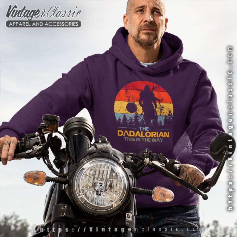Dadalorian Gift For Fathers Day 2023 Hoodie Dadalorian Gift For Fathers Day 2023 Hoodie