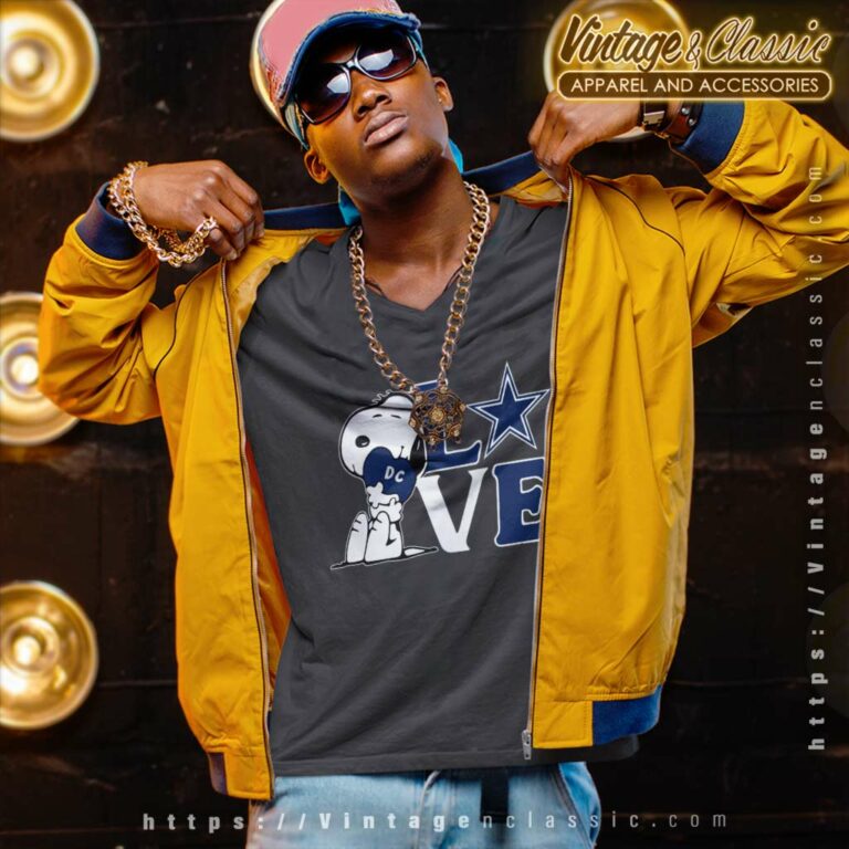 Dallas Cowboys Snoopy Love Heart V Neck TShirt Dallas Cowboys Snoopy Love Heart V Neck TShirt