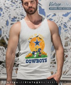 Dallas Cowboys Snoopy Trick Or Treat Pumpkin Moon Halloween Tank Top Racerback