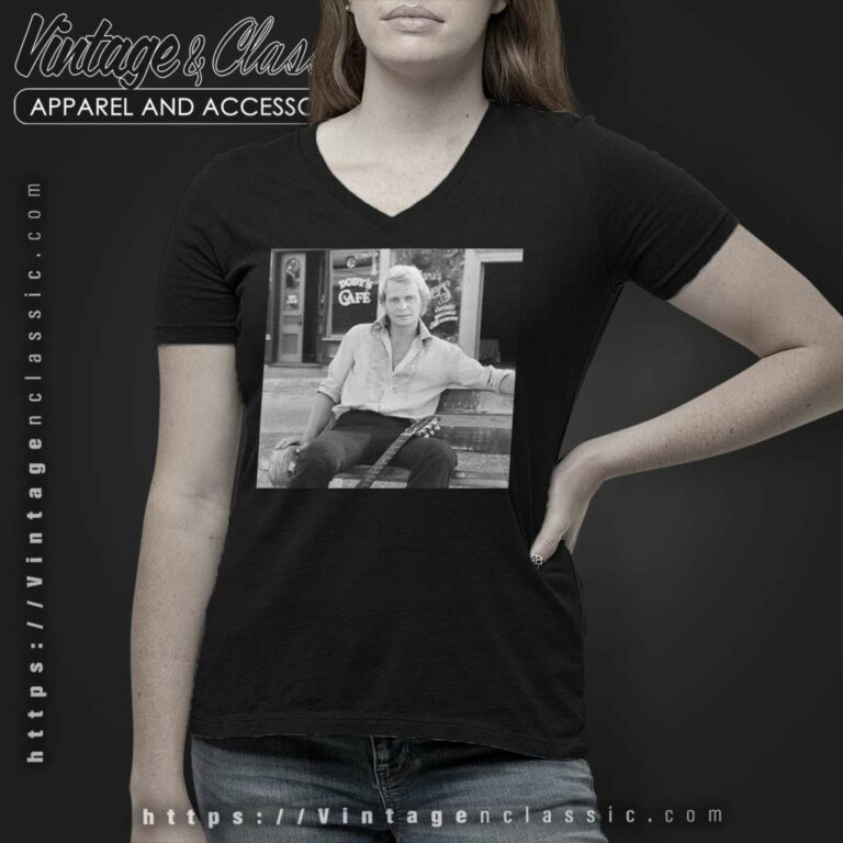 David Soul Star Of The Hit Cop Show Starsky And Hutch V Neck TShirt David Soul Star Of The Hit Cop Show Starsky And Hutch V Neck TShirt
