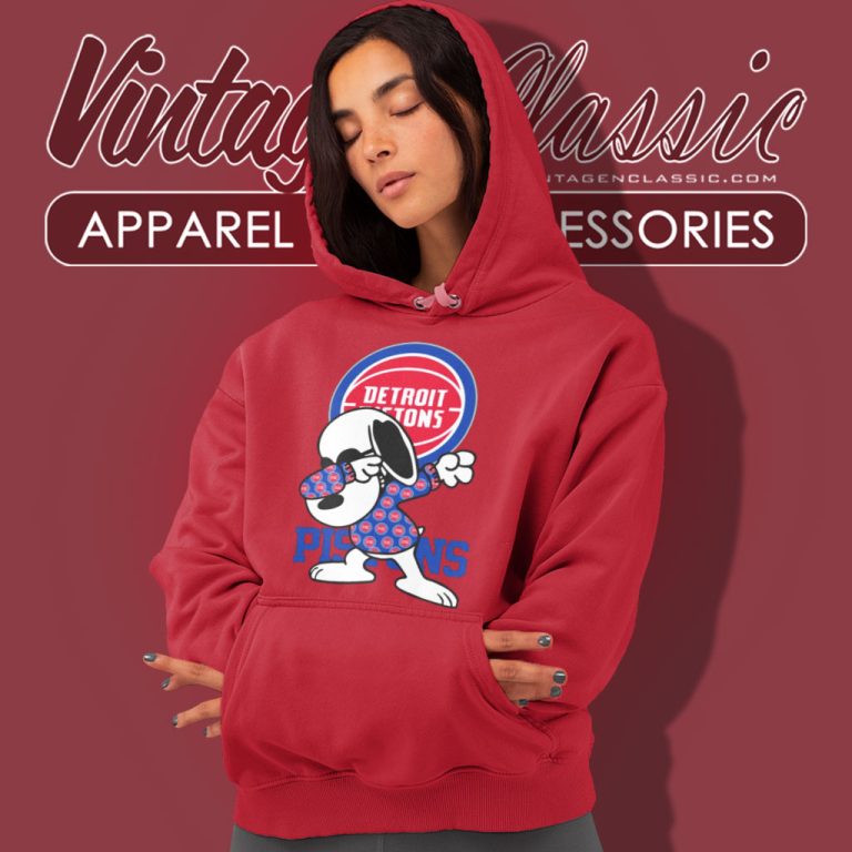 Detroit Pistons Snoopy Dabbing Hoodie Detroit Pistons Snoopy Dabbing Hoodie