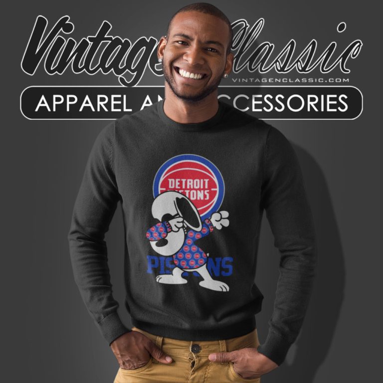 Detroit Pistons Snoopy Dabbing Sweatshirt Detroit Pistons Snoopy Dabbing Sweatshirt