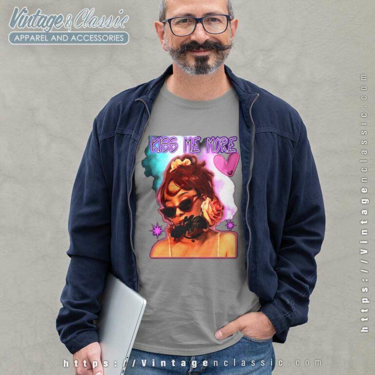 Doja Cat Retro Long Sleeve Tee Doja Cat Retro Long Sleeve Tee