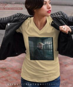 Donald Trump In Alcatraz Prison V Neck TShirt