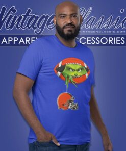 Ew People The Grinch Hold Cleveland Browns Logo T Shirt
