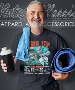 Fins Up Miami Dolphins Beat Denver Broncos 70 20 V Neck TShirt