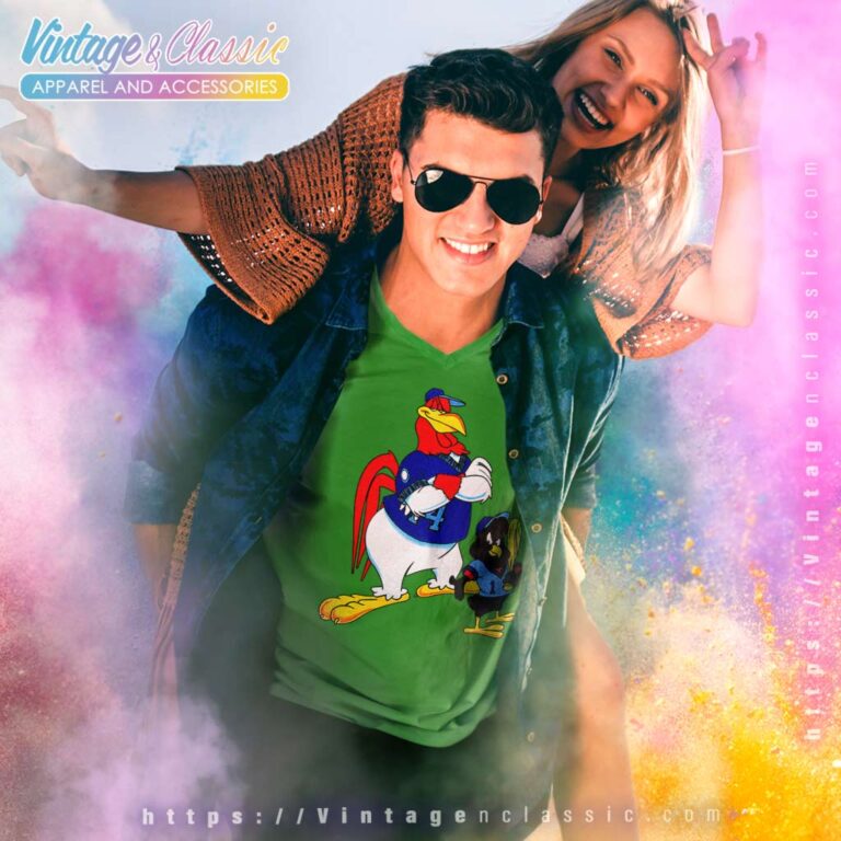 Foghorn Leghorn And Henery Hawk V Neck TShirt Foghorn Leghorn And Henery Hawk V Neck TShirt