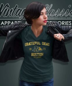 Grateful Dead Bruins Bobby O Bear Boston Garden 1973 V Neck TShirt