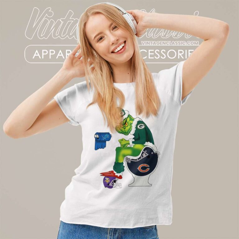 Green Bay Packers Santa Grinch Sits On Chicago Bears Toilet Women TShirt Green Bay Packers Santa Grinch Sits On Chicago Bears Toilet Women TShirt
