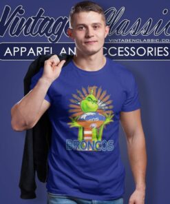 Grinch Hug Rugby Ball New England Patriots T Shirt