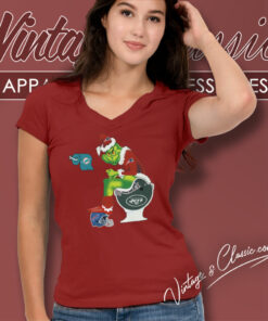 Grinch New England Patriot Toilet V Neck TShirt