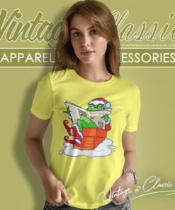 Grinch Santa Read The Newspaper Women T Shirt