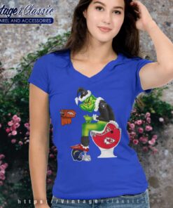 Grinch Santa Sitting Toilet Oakland Raiders V Neck TShirt