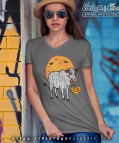 Halloween Mummy Cow Trick Treat Farm V Neck TShirt