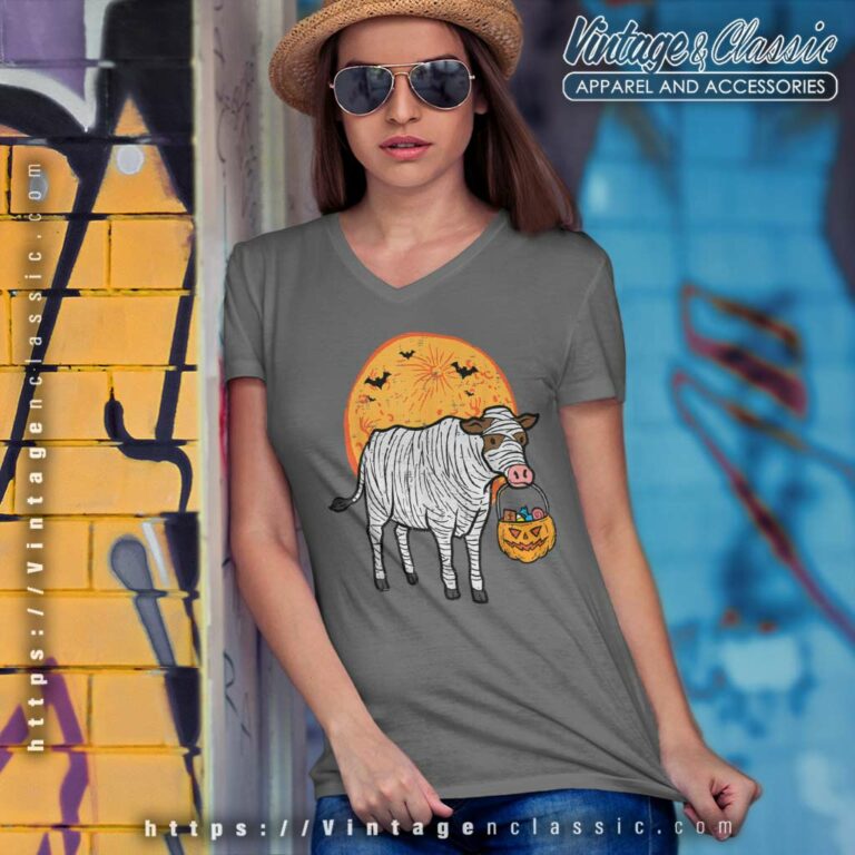 Halloween Mummy Cow Trick Treat Farm V Neck TShirt Halloween Mummy Cow Trick Treat Farm V Neck TShirt