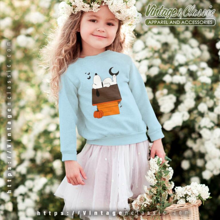 Halloween Snoopy House With Pumpkin kids Sweetshirt Halloween Snoopy House With Pumpkin kids Sweetshirt