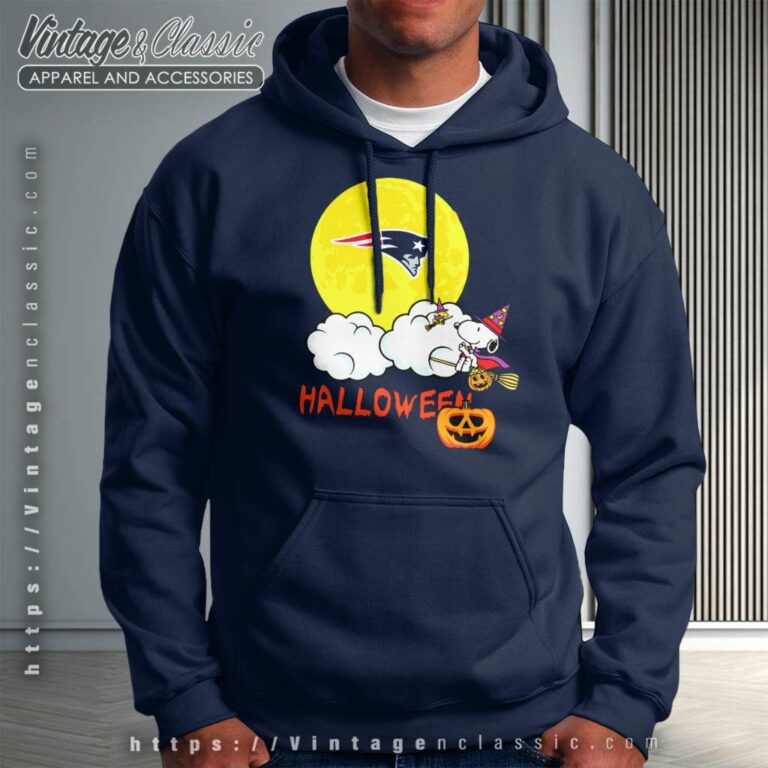 Halloween Snoopy New England Patriots Hoodie Halloween Snoopy New England Patriots Hoodie