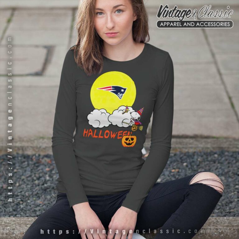 Halloween Snoopy New England Patriots Long Sleeve Tee Halloween Snoopy New England Patriots Long Sleeve Tee