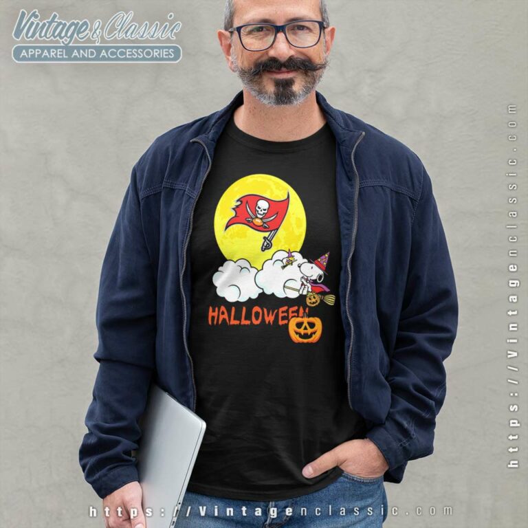 Halloween Snoopy Tampa Bay Buccaneers Long Sleeve Tee Halloween Snoopy Tampa Bay Buccaneers Long Sleeve Tee