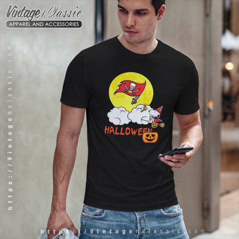 Halloween Snoopy Tampa Bay Buccaneers T Shirt Halloween Snoopy Tampa Bay Buccaneers T Shirt