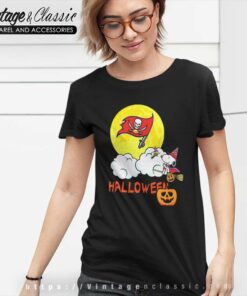 Halloween Snoopy Tampa Bay Buccaneers Women TShirt