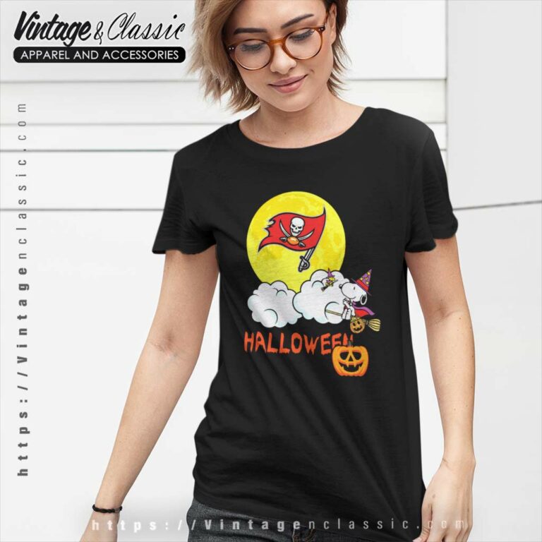 Halloween Snoopy Tampa Bay Buccaneers Women TShirt Halloween Snoopy Tampa Bay Buccaneers Women TShirt