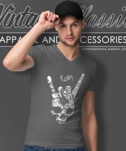Heart Beat Skull Hand Korn V Neck TShirt