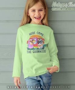 Here Come The Grannies Bluey kids Longsleeve