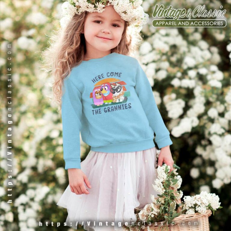 Here Come The Grannies Bluey kids Sweatshirt Here Come The Grannies Bluey kids Sweatshirt