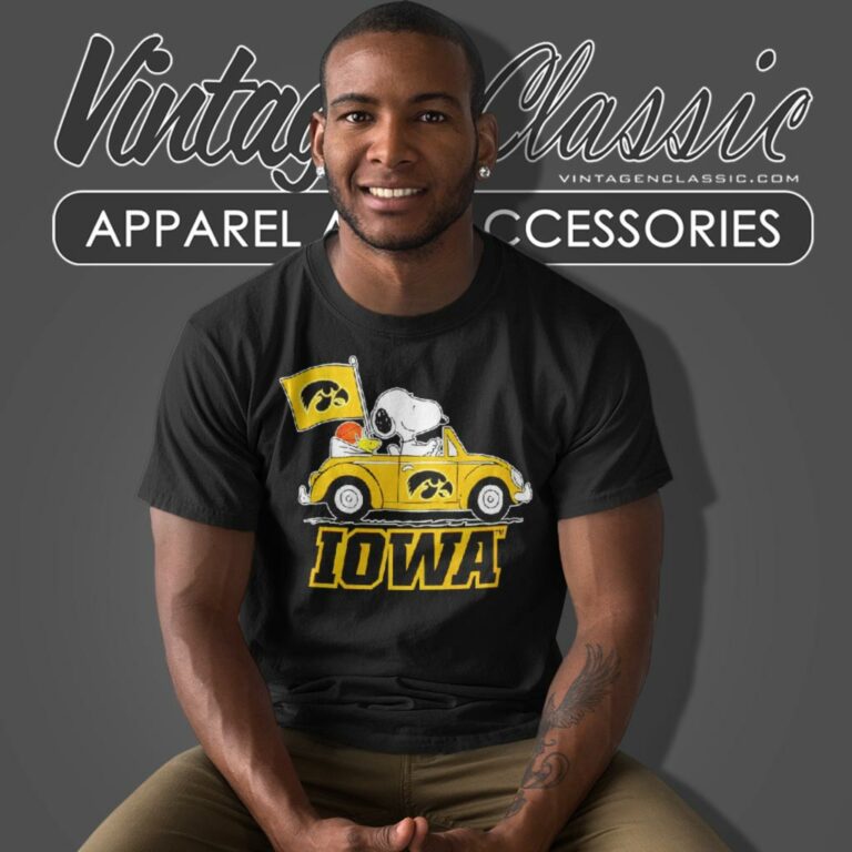 Iowa Hawkeyes Basketball Snoopy Dog Driving Car T Shirt Iowa Hawkeyes Basketball Snoopy Dog Driving Car T Shirt