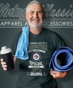 It Takes Someone Special To Be A Winnipeg Jets Grandma V Neck TShirt