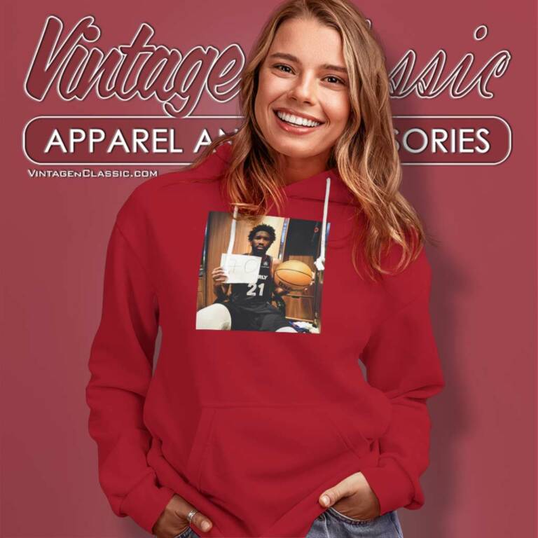 Joel Embiid Got The Iconic Pic With 70 Points In Kobes 81 Point Game Day Hoodie Joel Embiid Got The Iconic Pic With 70 Points In Kobes 81 Point Game Day Hoodie