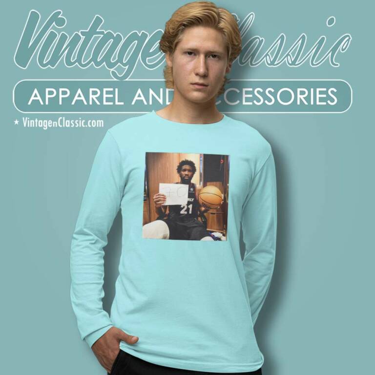 Joel Embiid Got The Iconic Pic With 70 Points In Kobes 81 Point Game Day Long Sleeve Tee Joel Embiid Got The Iconic Pic With 70 Points In Kobes 81 Point Game Day Long Sleeve Tee