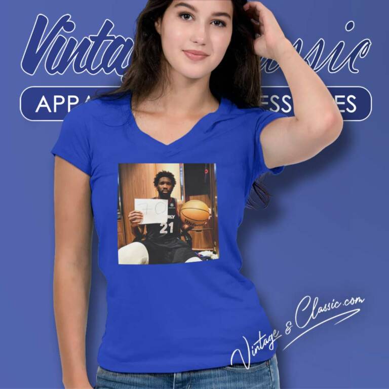 Joel Embiid Got The Iconic Pic With 70 Points In Kobes 81 Point Game Day V Neck TShirt Joel Embiid Got The Iconic Pic With 70 Points In Kobes 81 Point Game Day V Neck TShirt