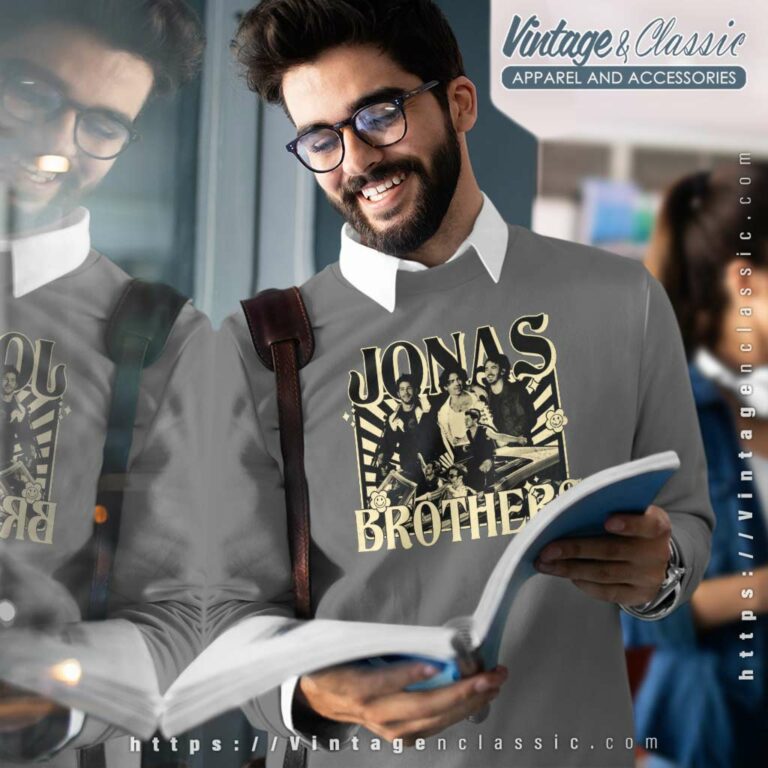 Jonas Brothers Vintage Graphic Shirt Sweatshirt Jonas Brothers Vintage Graphic Shirt Sweatshirt