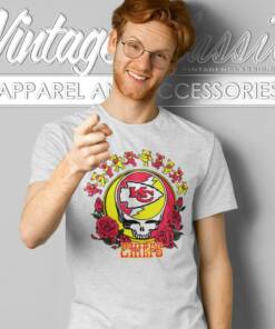 Kansas City Chiefs Grateful Dead Roses Dancing Bears T Shirt