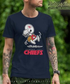 Kansas City Chiefs Snoopy Plays The Football Game T Shirt