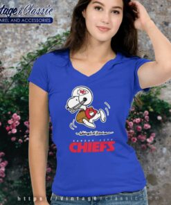 Kansas City Chiefs Snoopy Plays The Football Game V Neck TShirt