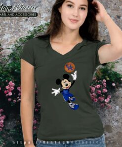 Kentucky Wildcats Mickey Basketball NCAA March Madness Vneck