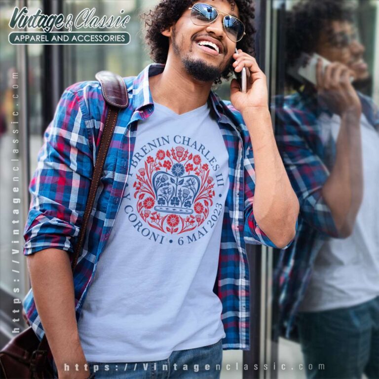 King Charles Iii Coronation Logo V Neck TShirt King Charles Iii Coronation Logo V Neck TShirt