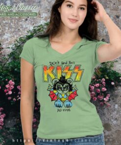 Kiss In The Lines Vneck 1