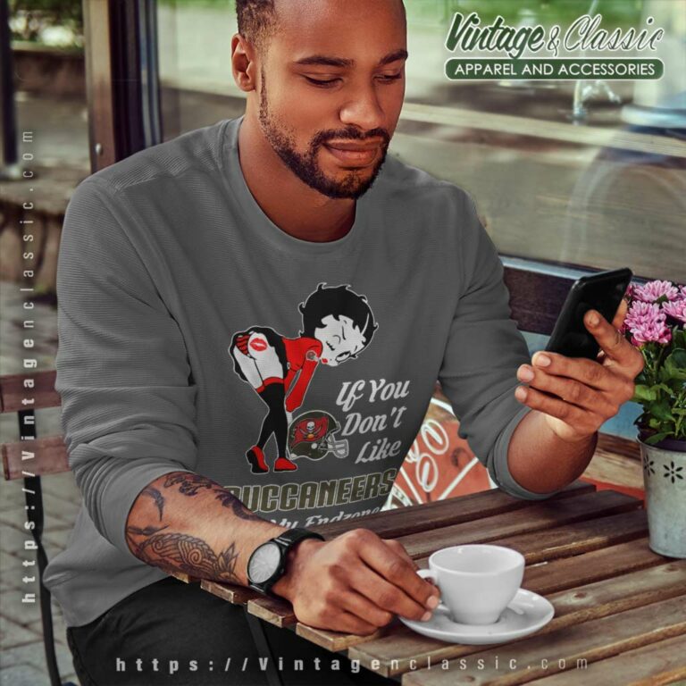 Kiss My Endzone Betty Boop Tampa Bay Buccaneers Sweatshirt Kiss My Endzone Betty Boop Tampa Bay Buccaneers Sweatshirt