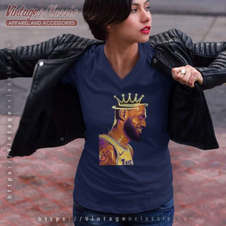 Lakers King Lebron James Poster V Neck TShirt Lakers King Lebron James Poster V Neck TShirt
