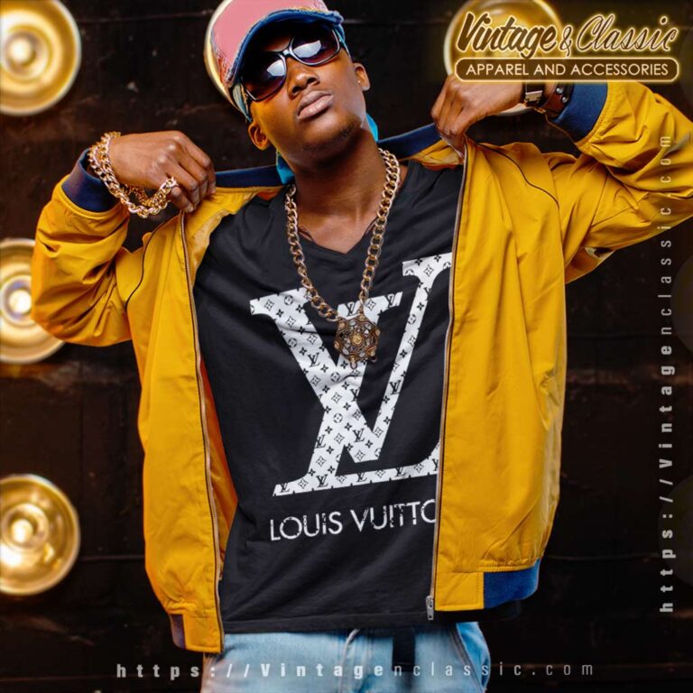 Logo Louis Vuitton LV Classic V Neck TShirt Logo Louis Vuitton LV Classic V Neck TShirt