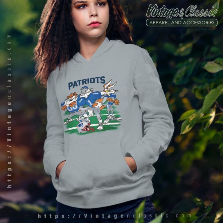 Looney Tunes Friends New England Patriots Shirt Hoodie Looney Tunes Friends New England Patriots Shirt Hoodie