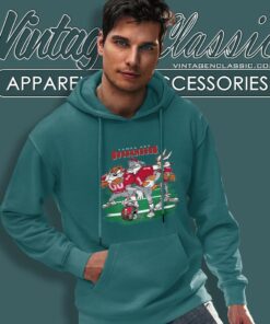 Looney Tunes Friends Tampa Bay Buccaneers Shirt 1 Looney Tunes Friends Tampa Bay Buccaneers Shirt Hoodie