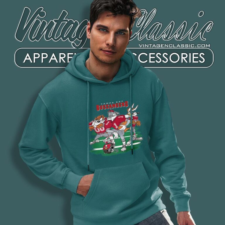 Looney Tunes Friends Tampa Bay Buccaneers Shirt Hoodie Looney Tunes Friends Tampa Bay Buccaneers Shirt Hoodie