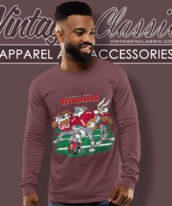 Looney Tunes Friends Tampa Bay Buccaneers Shirt 2 Looney Tunes Friends Tampa Bay Buccaneers Shirt Long Sleeve Tee