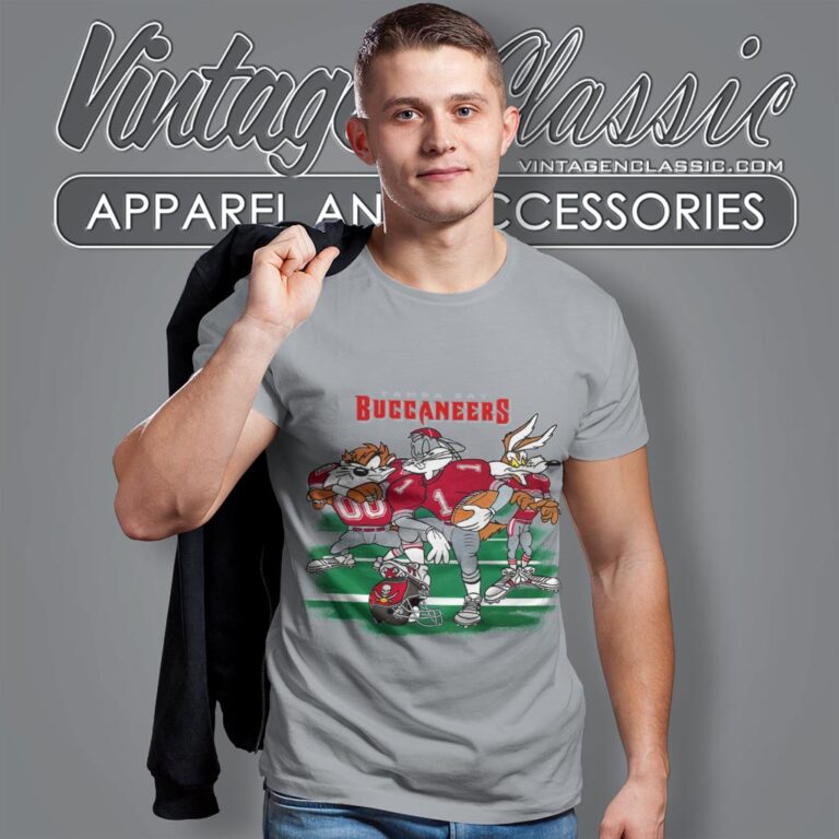 Looney Tunes Friends Tampa Bay Buccaneers Shirt T shirt Looney Tunes Friends Tampa Bay Buccaneers Shirt T shirt